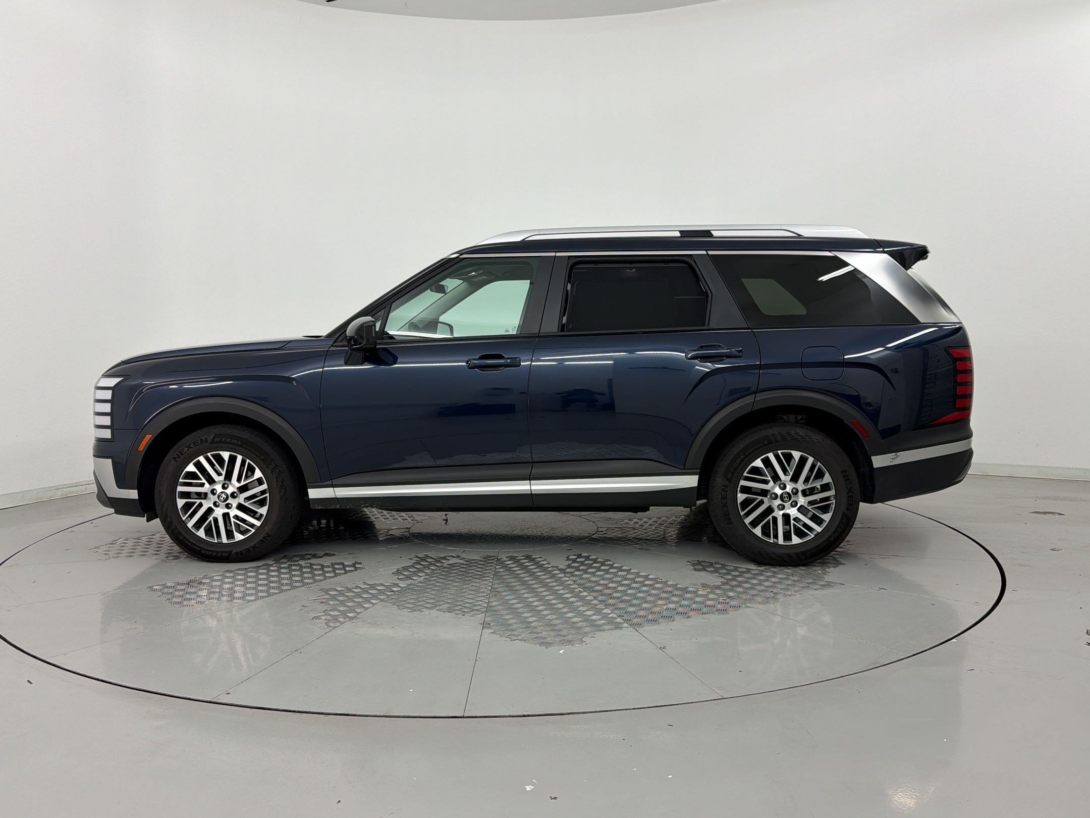 Used 2026 Hyundai Palisade SEL AWD/4WD image 2
