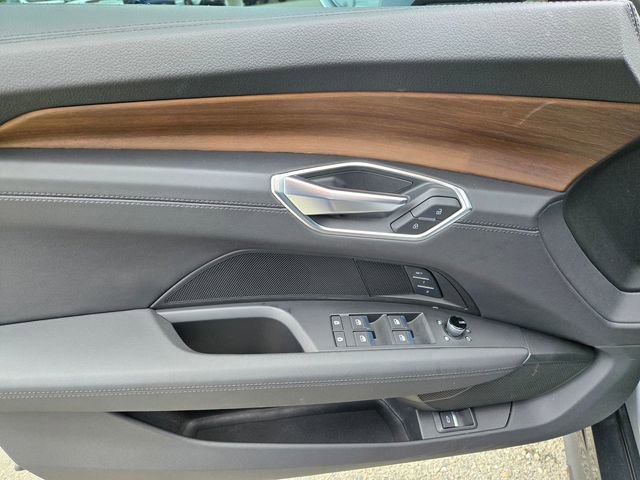 Used 2022 Audi e-tron GT Premium Plus image 17