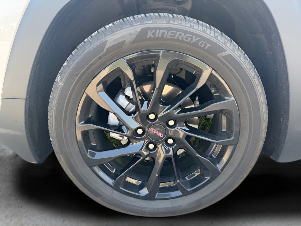 Used 2024 GMC Terrain SLE w/ Elevation Edition FWD image 32