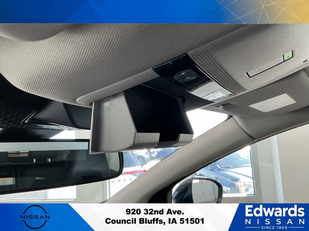 Used 2025 Nissan Ariya FWD image 32