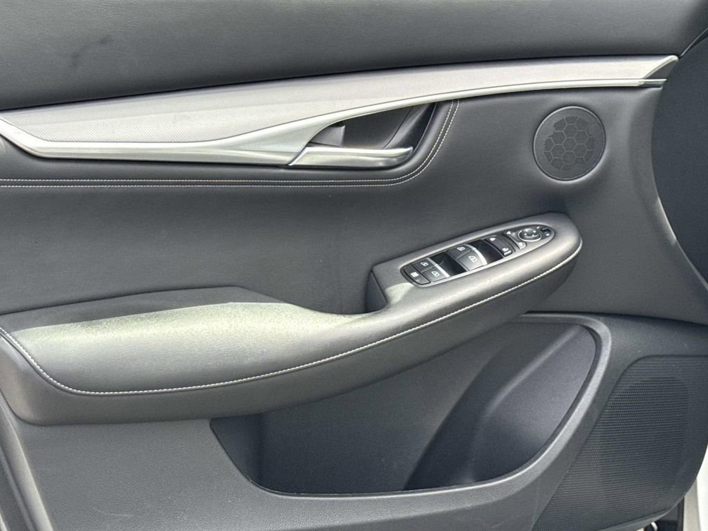 Certified 2023 INFINITI QX55 Luxe w/ Cargo Package image 13