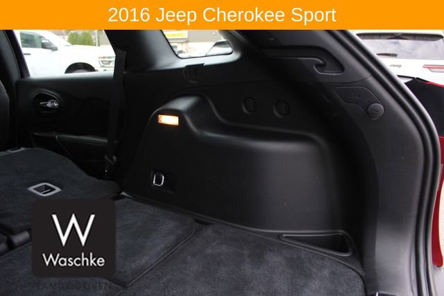 Used 2016 Jeep Cherokee Sport w/ Cold Weather Group image 21