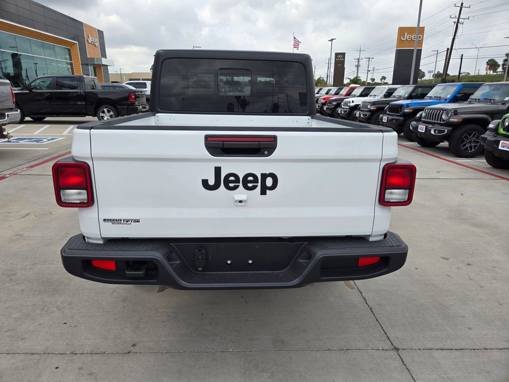 Used 2026 Jeep Gladiator Sport AWD/4WD image 4