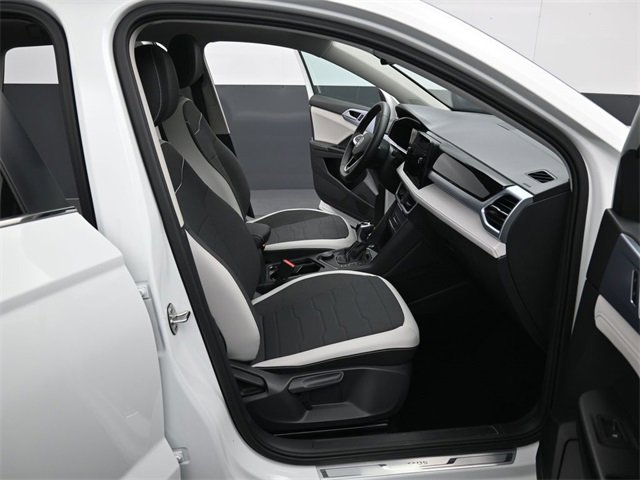 Used 2025 Volkswagen Taos SE w/ Panoramic Sunroof Package image 35