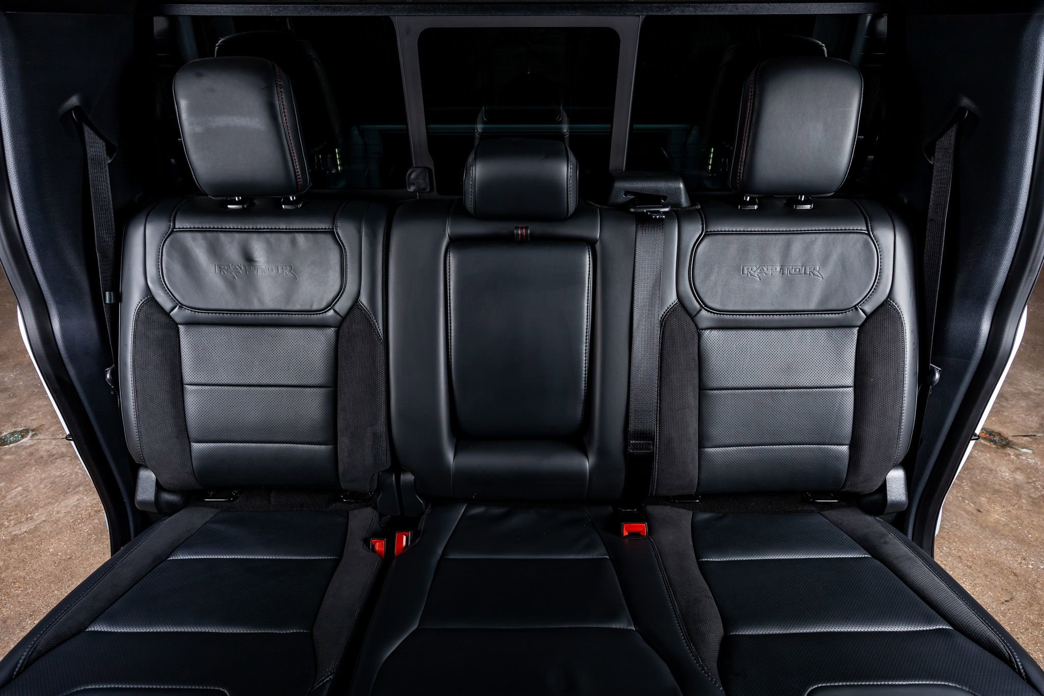 Used 2025 Ford F150 Raptor AWD/4WD image 36