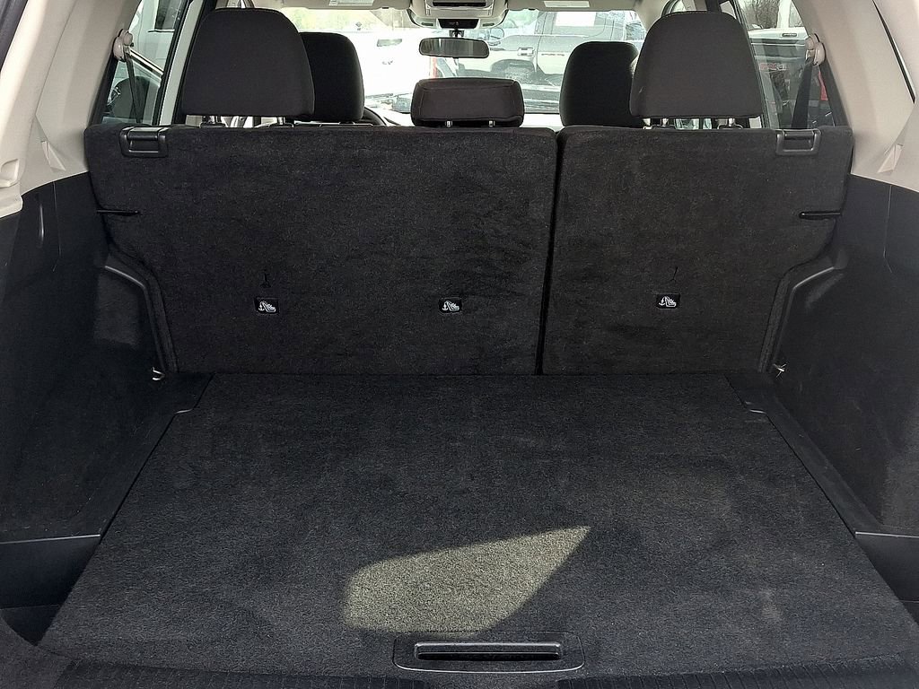 Used 2024 Nissan Rogue S image 29