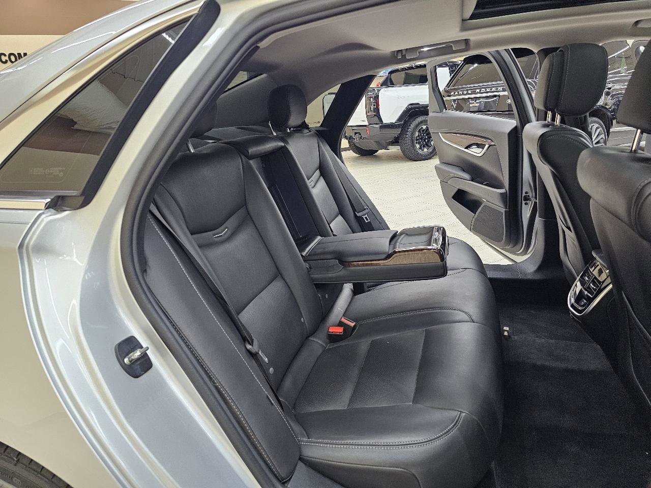 Used 2014 Cadillac XTS Luxury image 22
