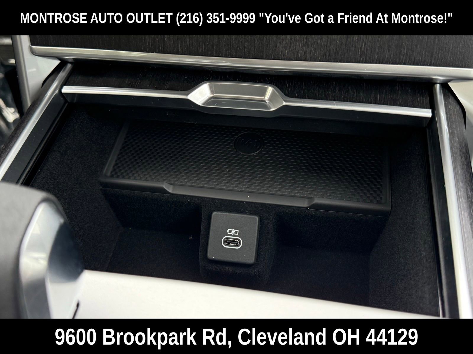 New 2025 Land Rover Range Rover SE image 27