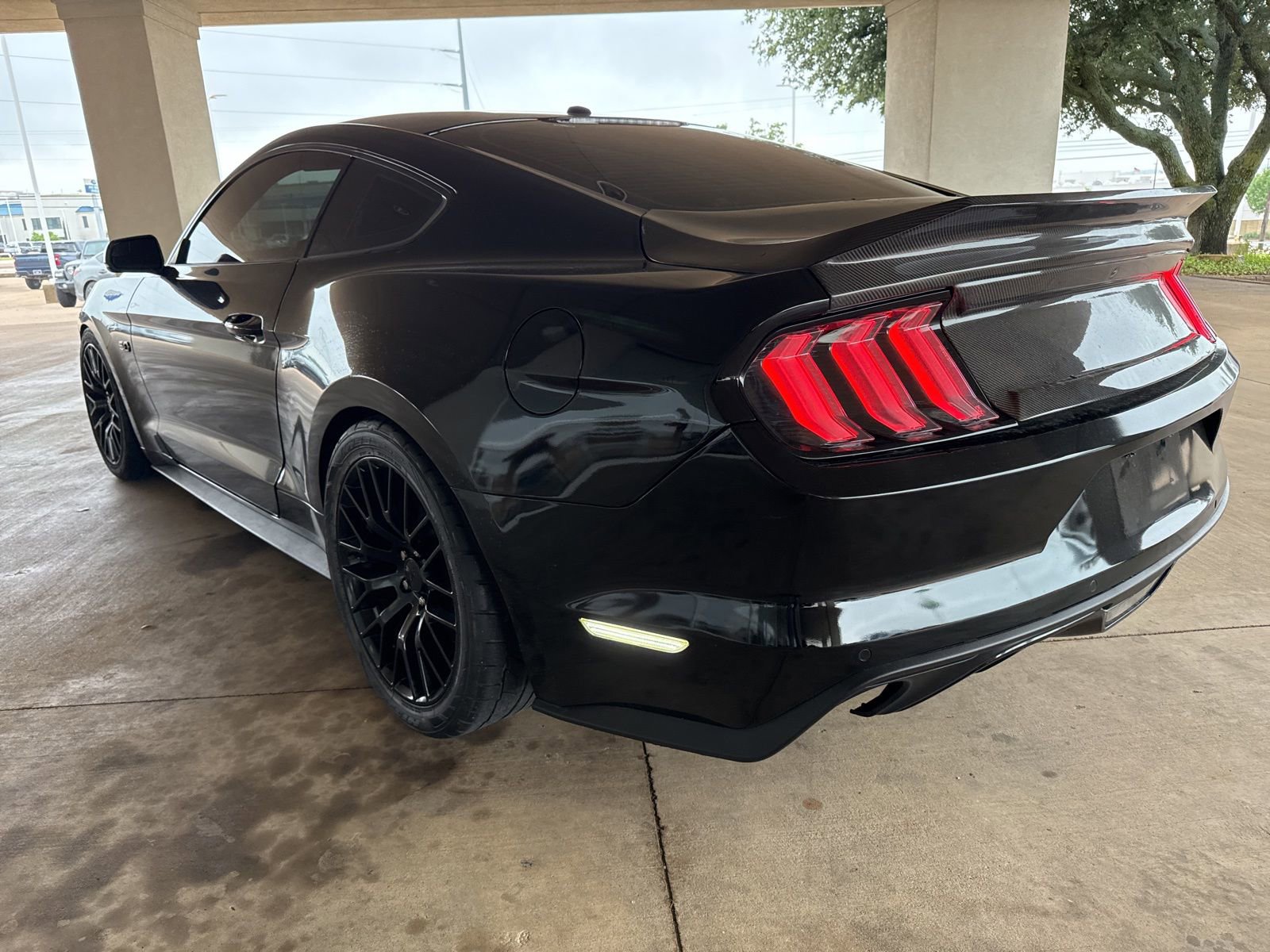 Used 2017 Ford Mustang GT Premium w/ GT Performance Package image 5