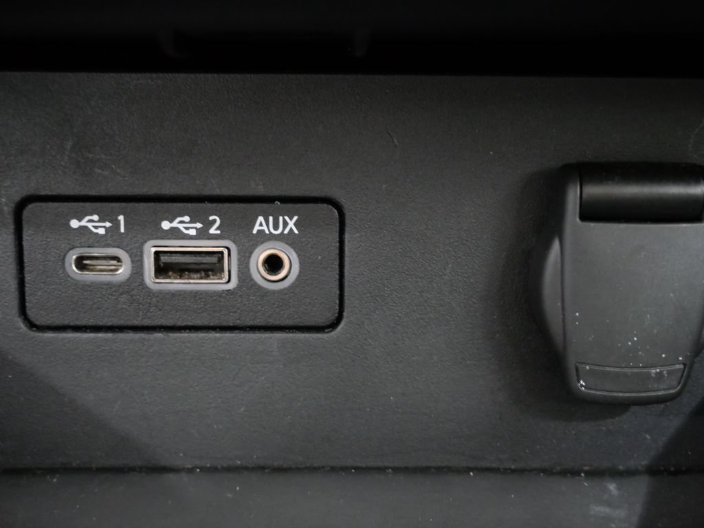 Used 2025 Nissan Altima 2.5 SV FWD image 21