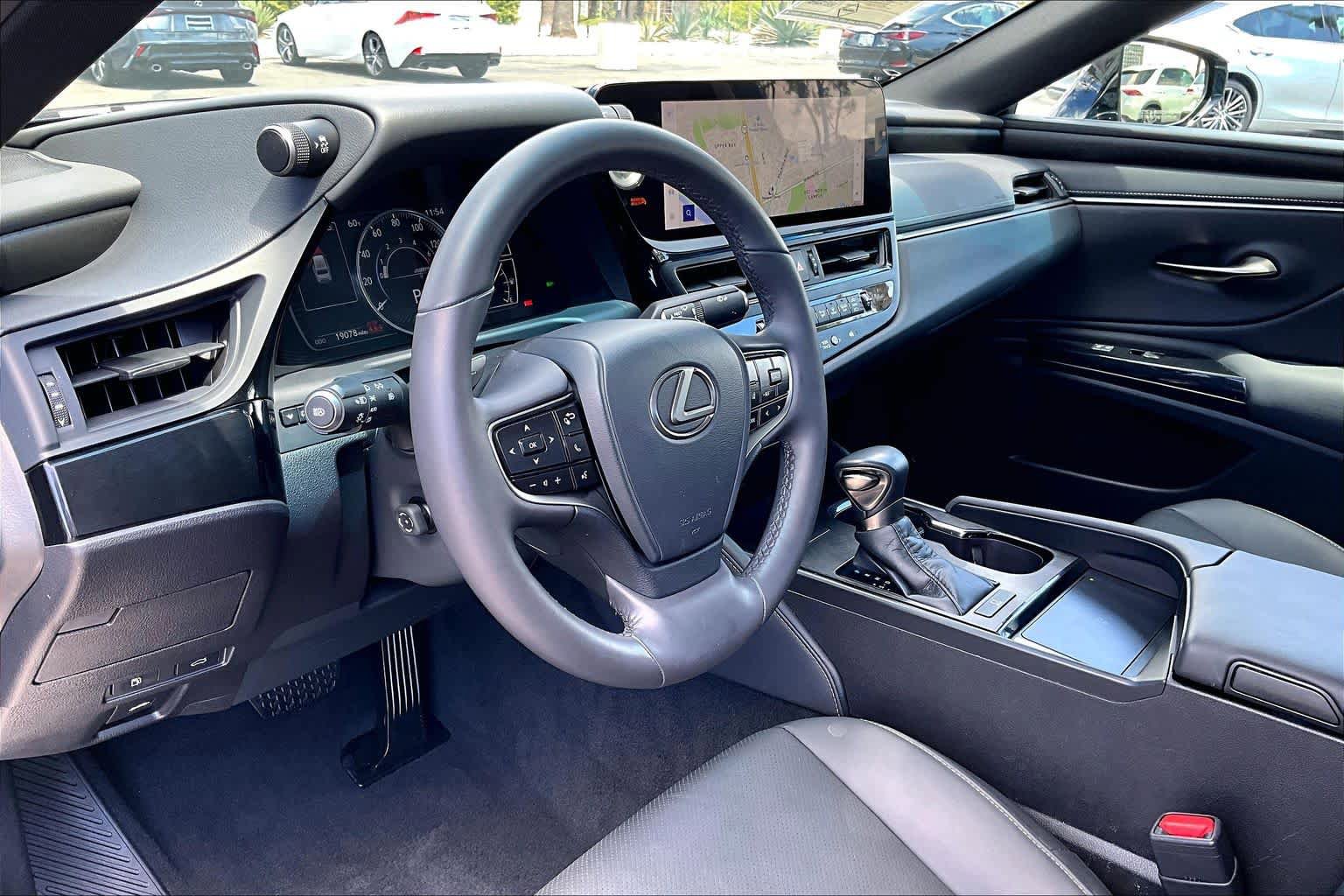Used 2023 Lexus ES 250 w/ Premium Package AWD/4WD image 16