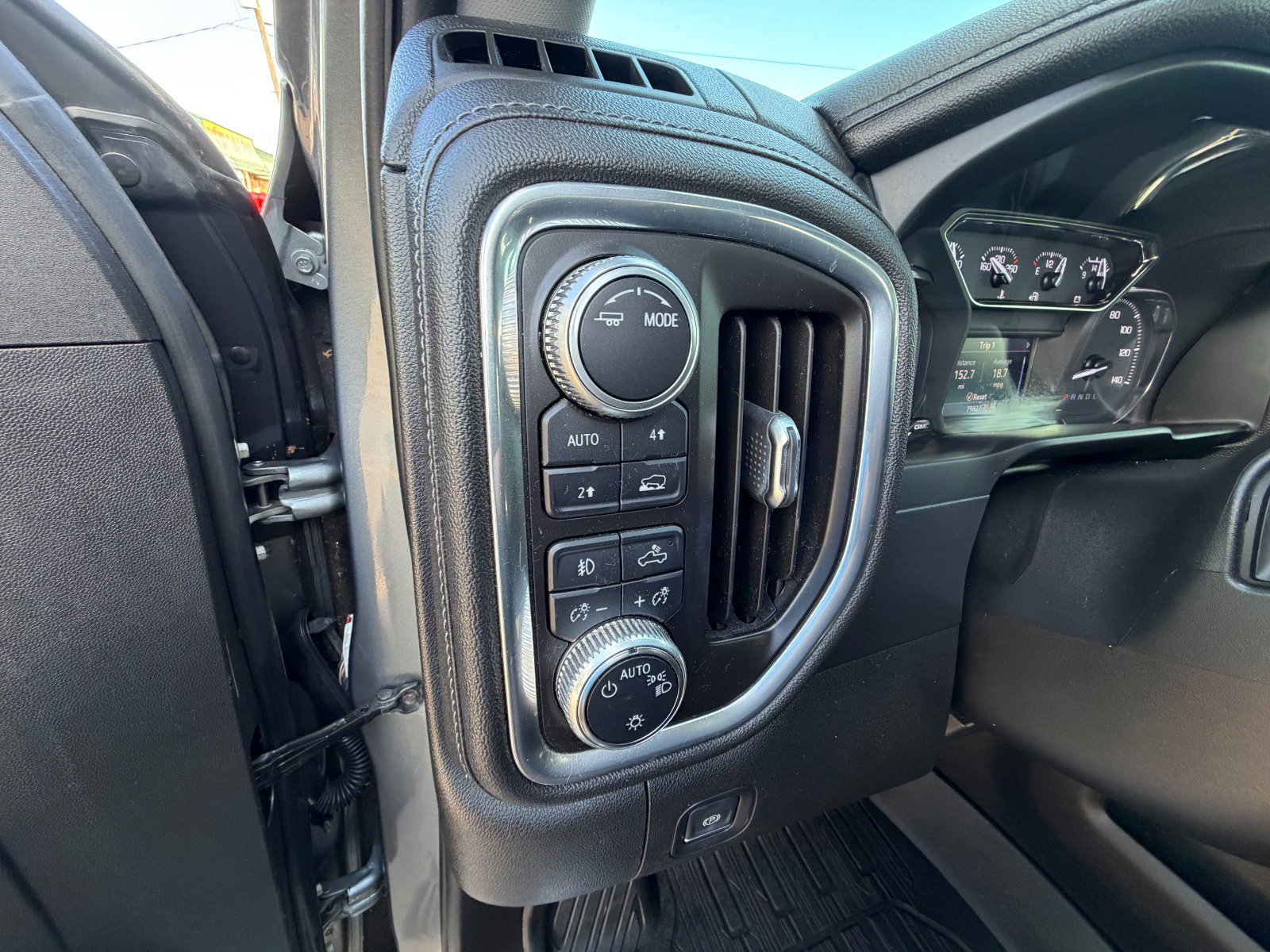 Used 2020 GMC Sierra 1500 Elevation w/ Elevation Value Package image 13
