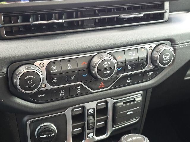 Used 2025 Jeep Gladiator Sport image 32