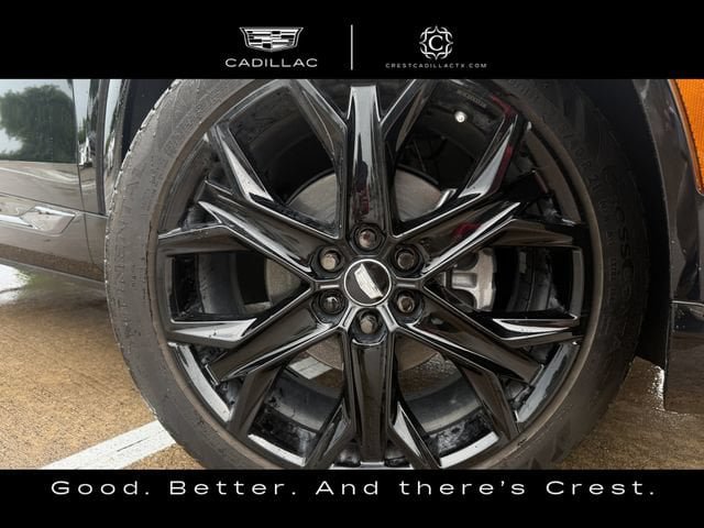 Used 2025 Cadillac Optiq Sport 1 w/ LPO, ONYX Package AWD/4WD image 13