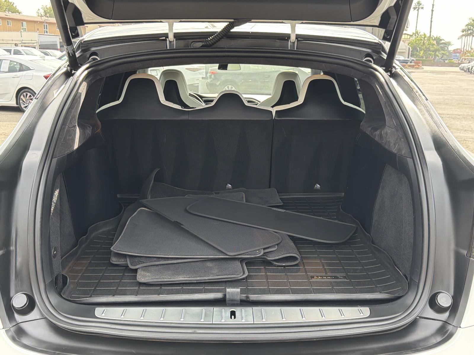 Used 2018 Tesla Model X 100D image 23