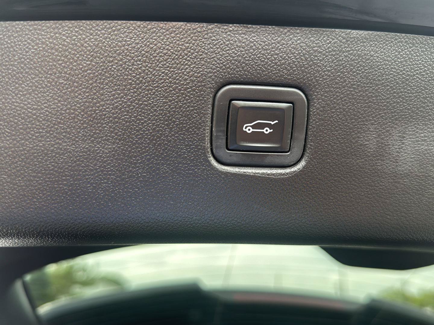 Used 2023 Chevrolet Blazer LT w/ Convenience Package FWD image 29
