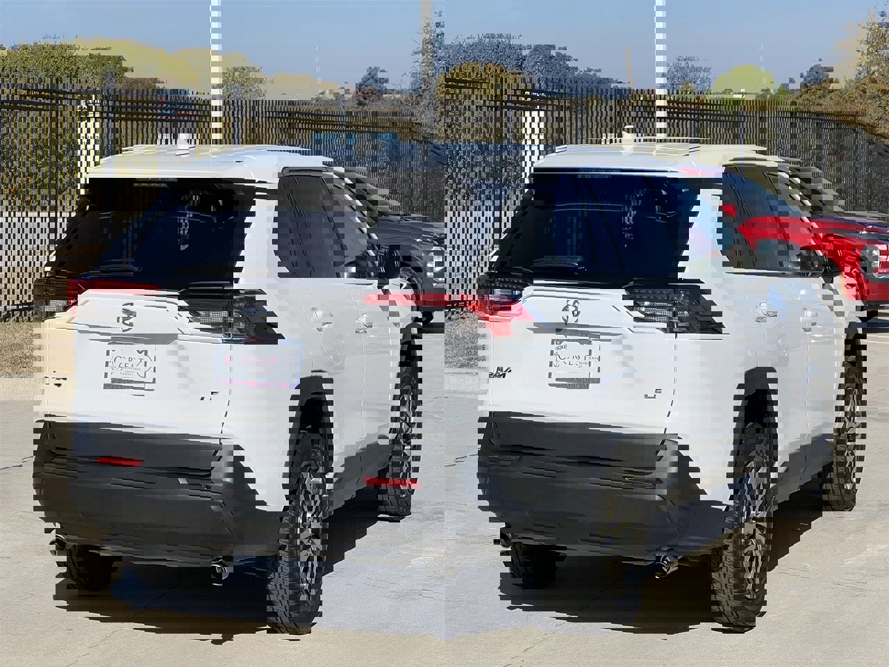 Used 2022 Toyota RAV4 LE image 4