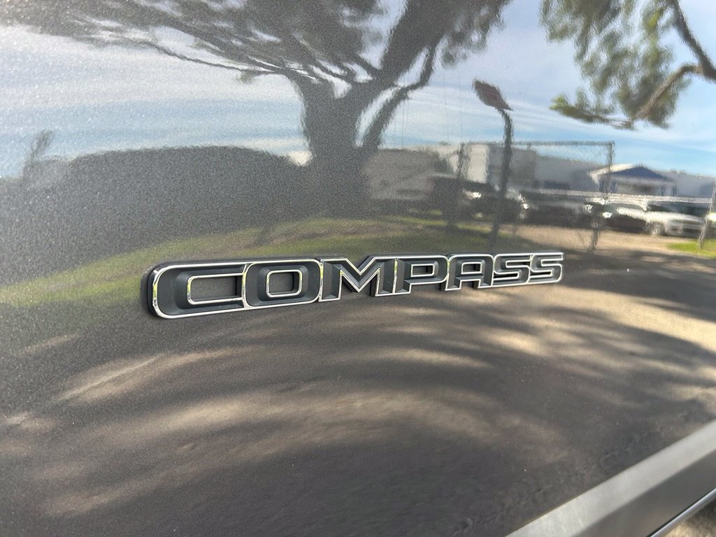 Used 2022 Jeep Compass Latitude FWD image 34