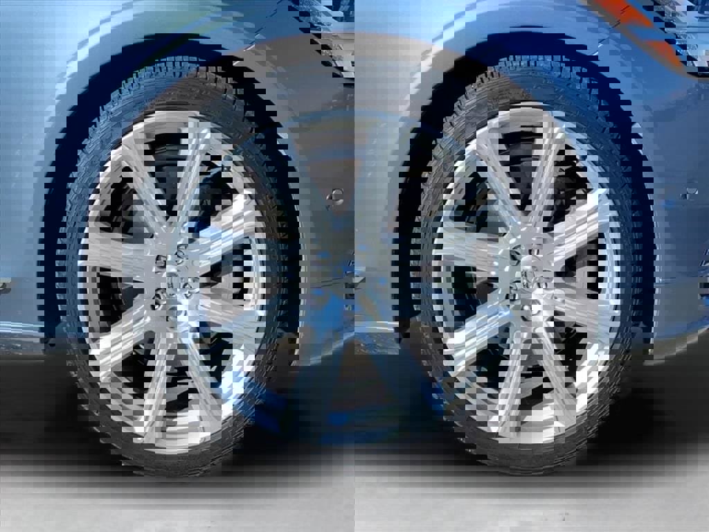 Used 2017 Volvo S90 T6 Inscription w/ Vision Package image 4