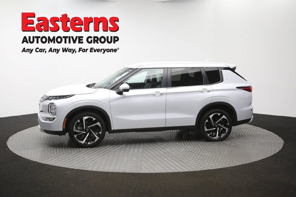 Used 2024 Mitsubishi Outlander SE FWD image 61