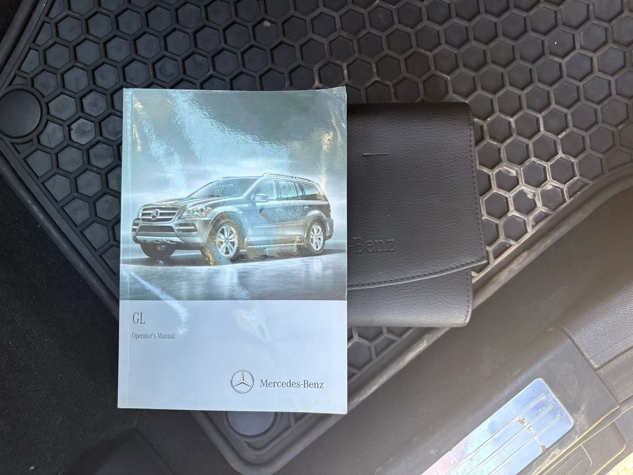 Used 2012 Mercedes-Benz GL 450 4MATIC image 19