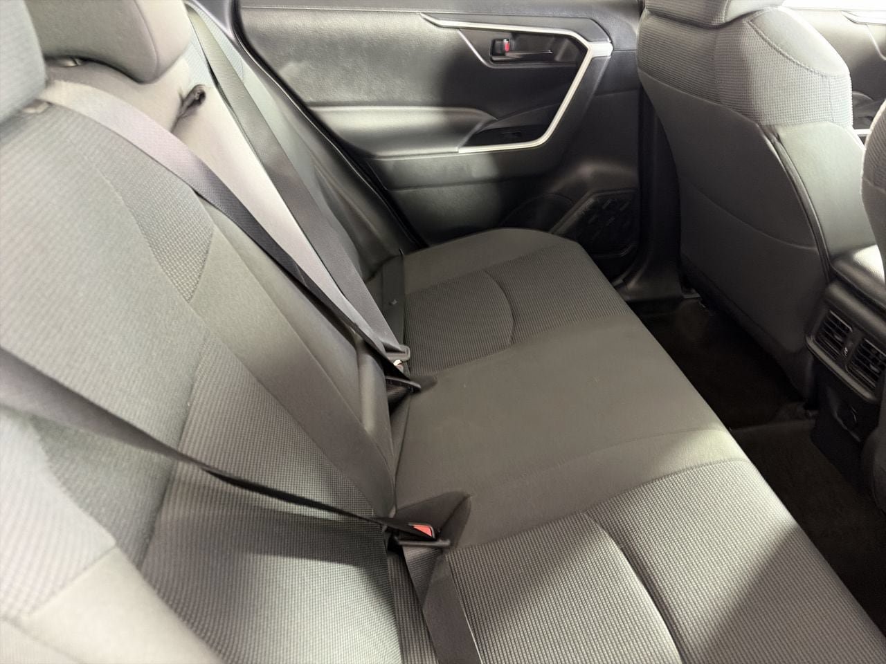 Used 2023 Toyota RAV4 LE AWD/4WD image 23