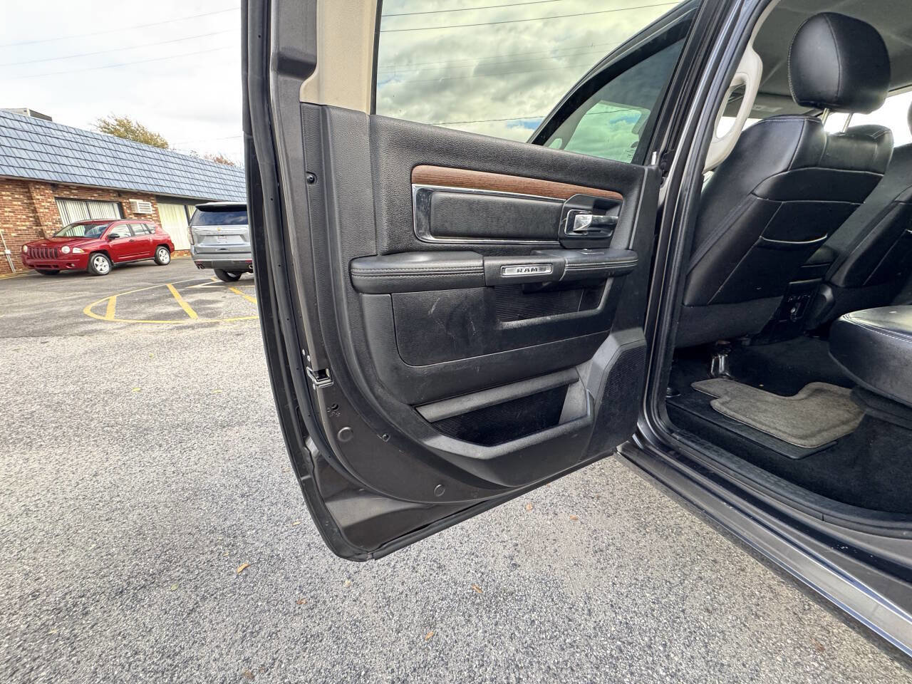 Used 2016 RAM 3500 Laramie image 59