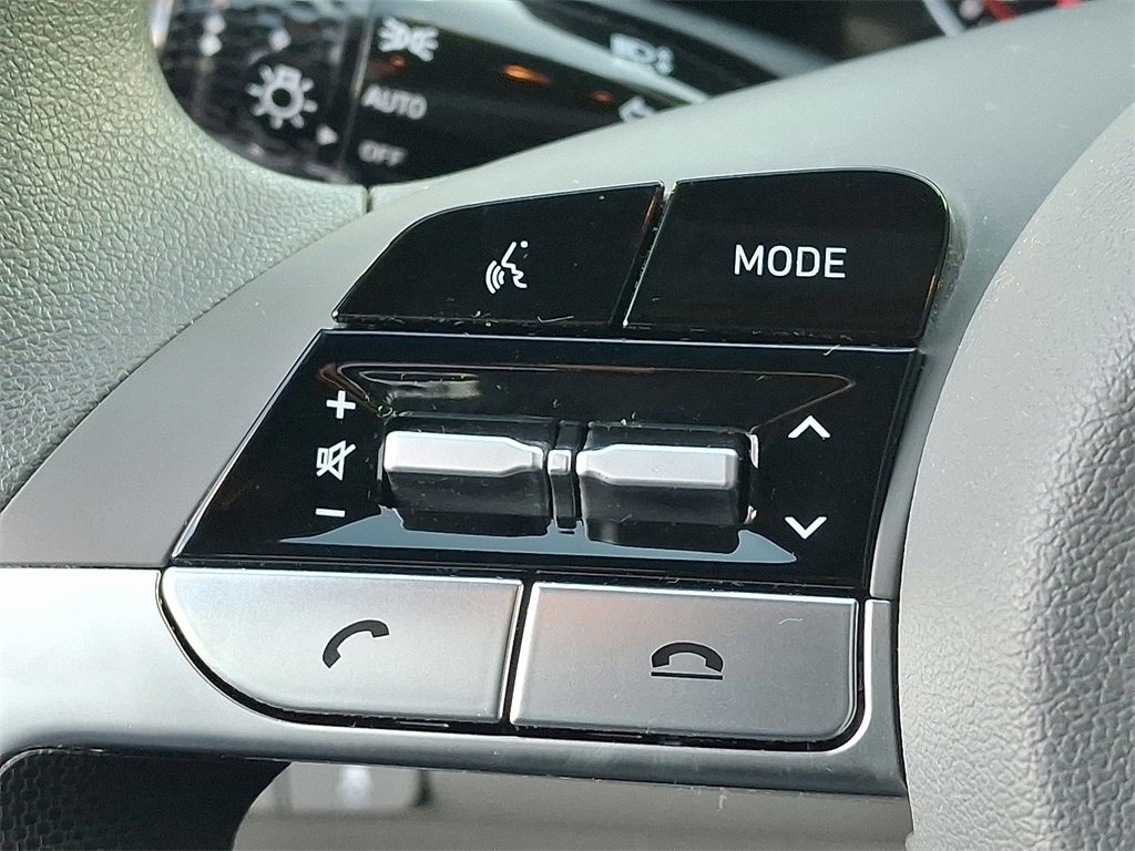 Used 2023 Hyundai Elantra SEL w/ Cargo Package image 21