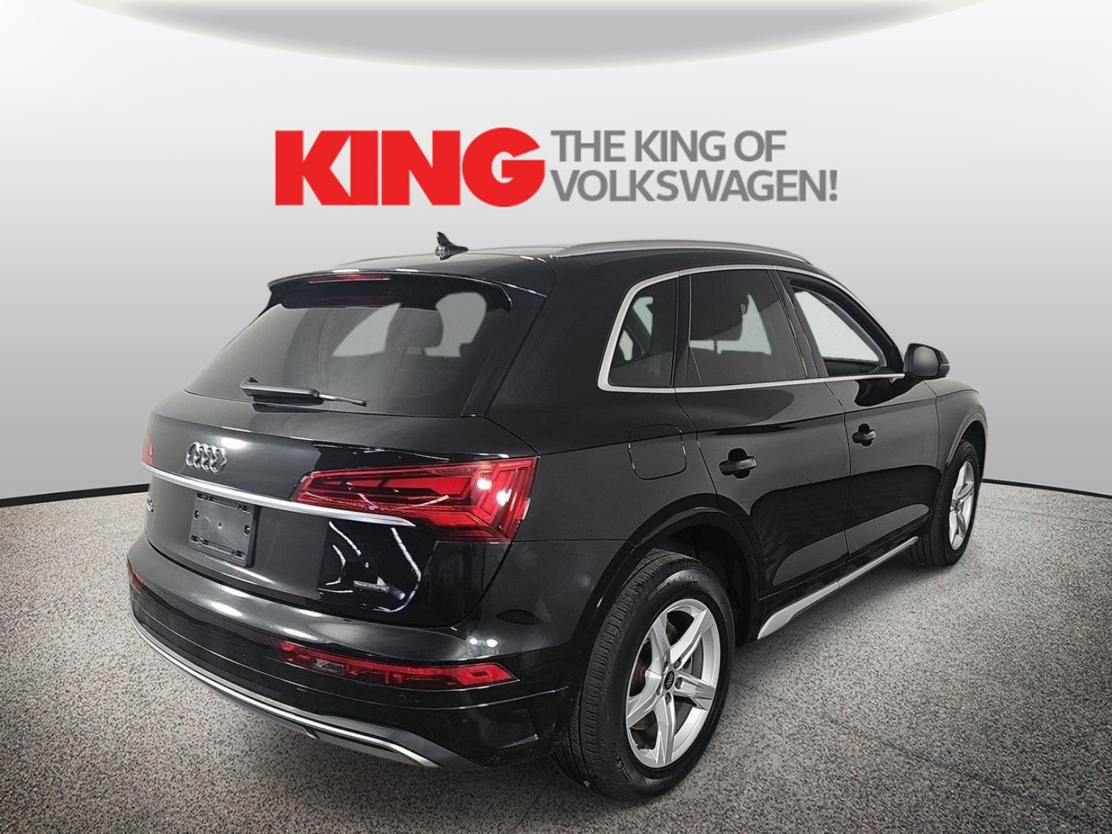 Used 2023 Audi Q5 2.0T Premium w/ Convenience Package AWD/4WD image 3