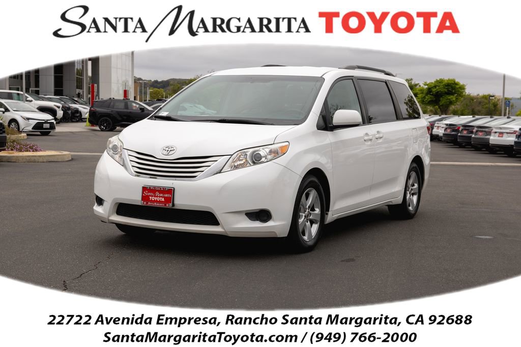 Used 2017 Toyota Sienna LE FWD image 1