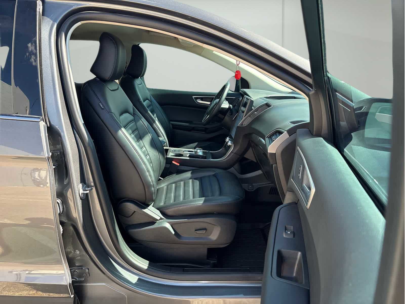 Used 2024 Ford Edge SEL w/ Convenience Package AWD/4WD image 16