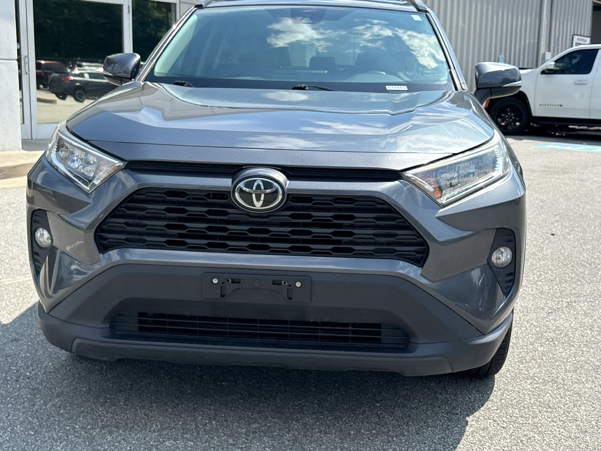 Used 2019 Toyota RAV4 XLE Premium FWD image 2