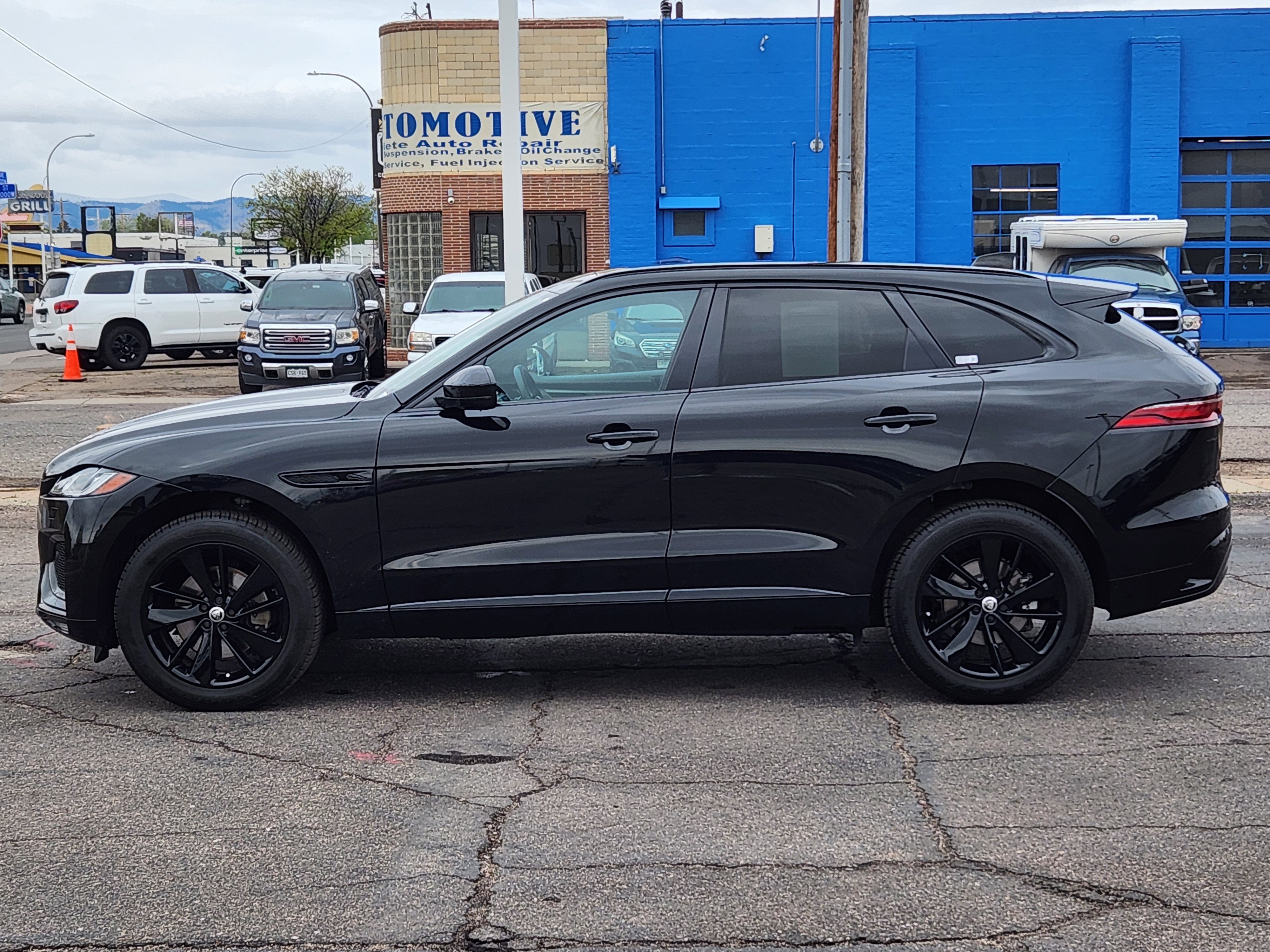 Certified 2025 Jaguar F-PACE R-Dynamic S AWD/4WD image 2