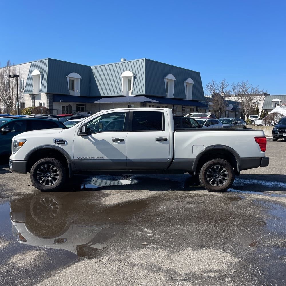 Used 2017 Nissan Titan PRO-4X image 4