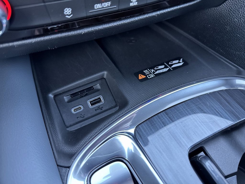 Used 2023 Buick Enclave Essence w/ Experience Buick Package image 29