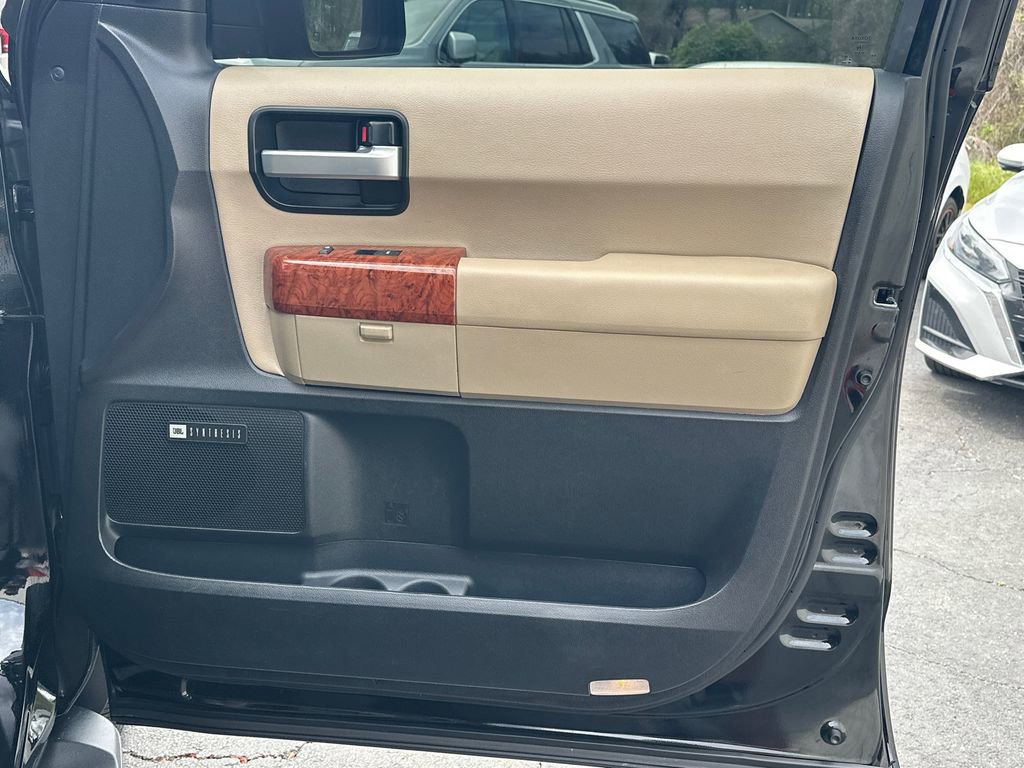 Used 2018 Toyota Sequoia Platinum image 15