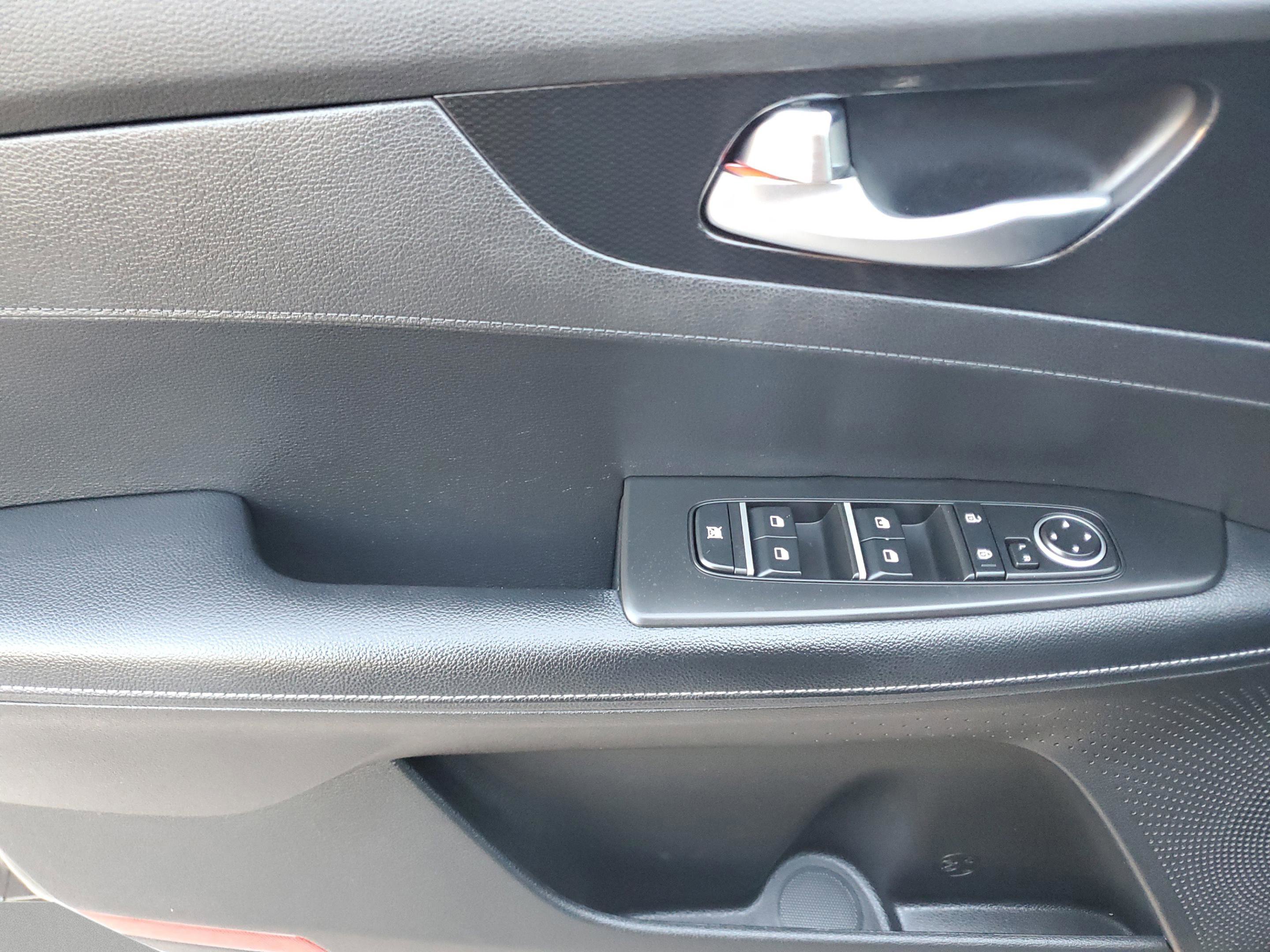 Used 2022 Kia Forte GT-Line image 17