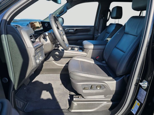 Used 2026 Chevrolet Suburban LT w/ Comfort Package AWD/4WD image 26