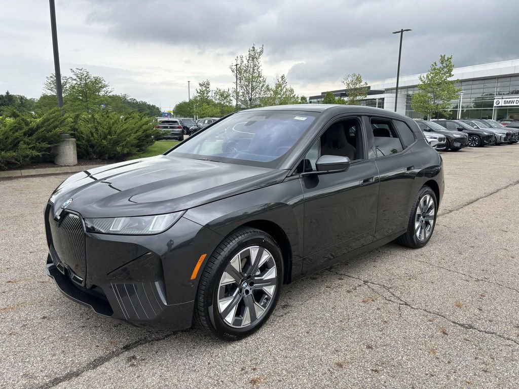 New 2026 BMW iX xDrive45 image 3