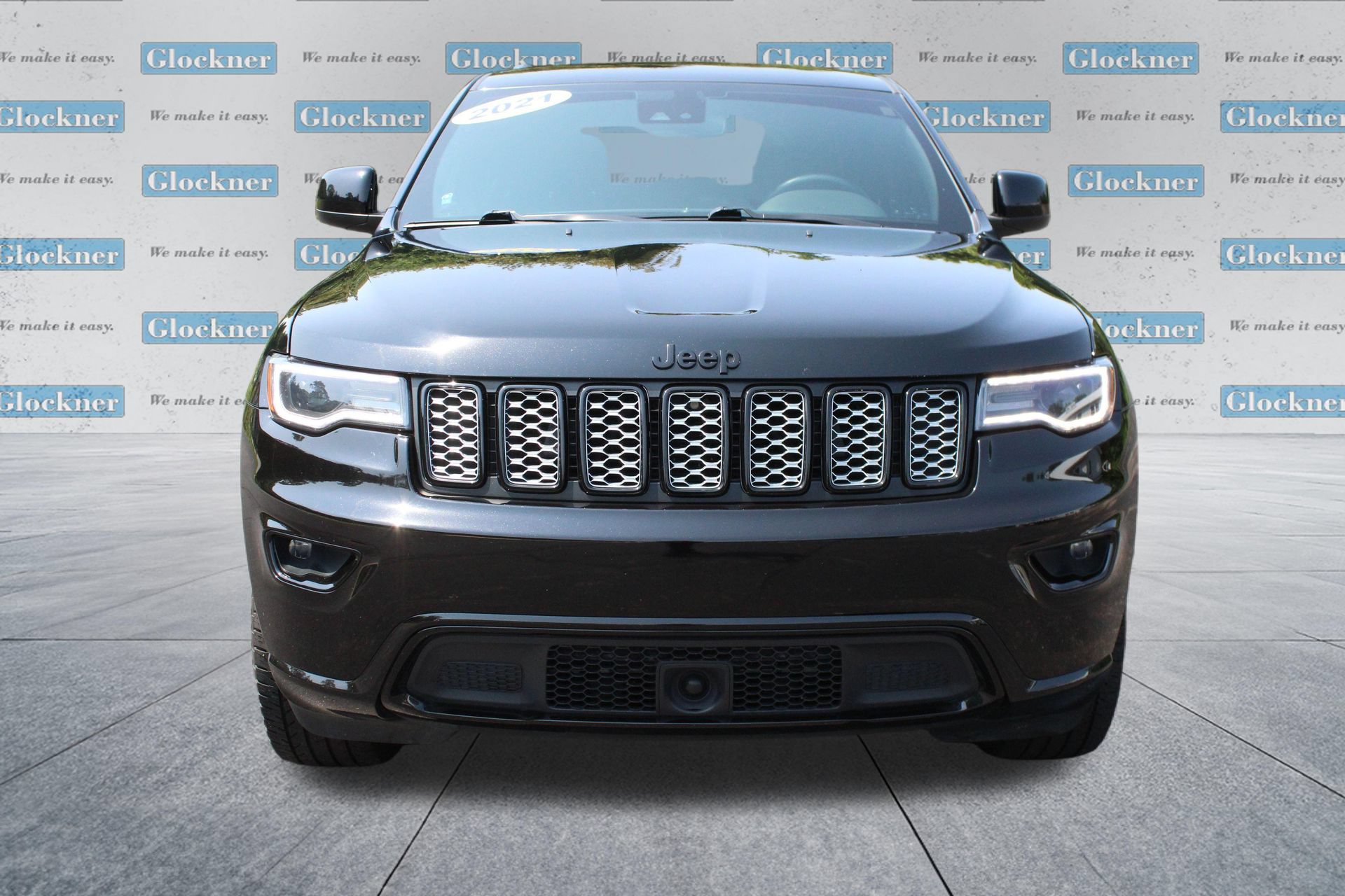 Used 2021 Jeep Grand Cherokee Laredo X AWD/4WD image 2