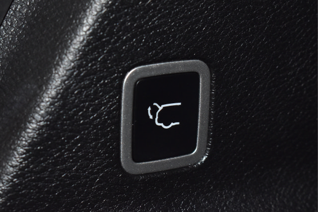 Certified 2025 Chrysler Pacifica Limited FWD image 17