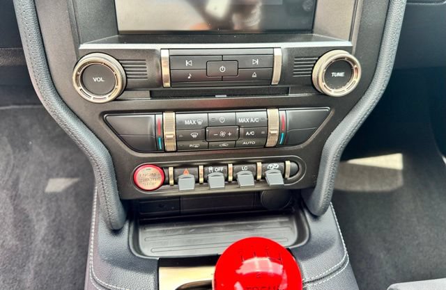 Used 2020 Ford Mustang Shelby GT350 w/ Technology Package RWD image 39