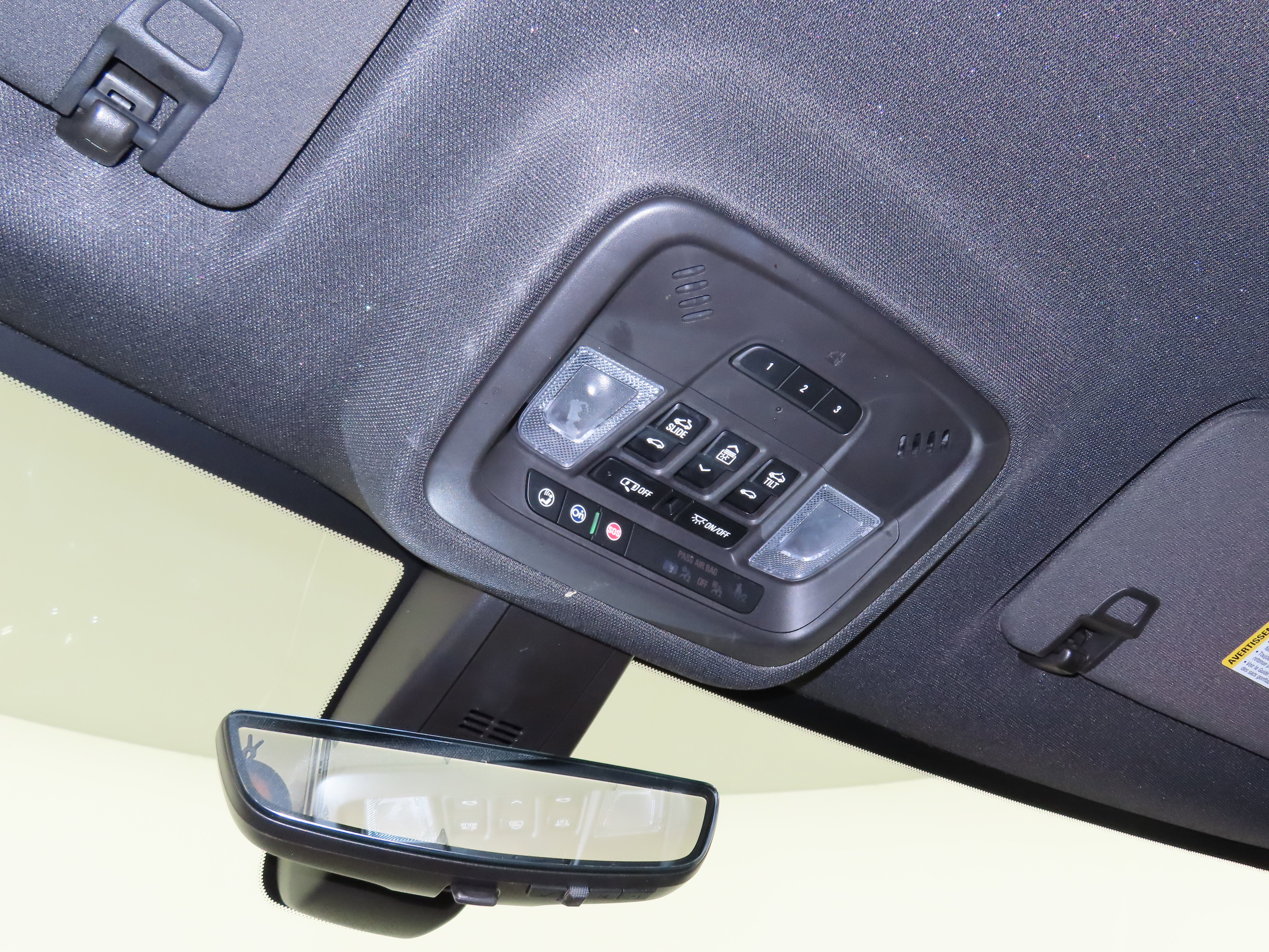 Used 2023 Chevrolet Traverse Premier AWD/4WD image 17
