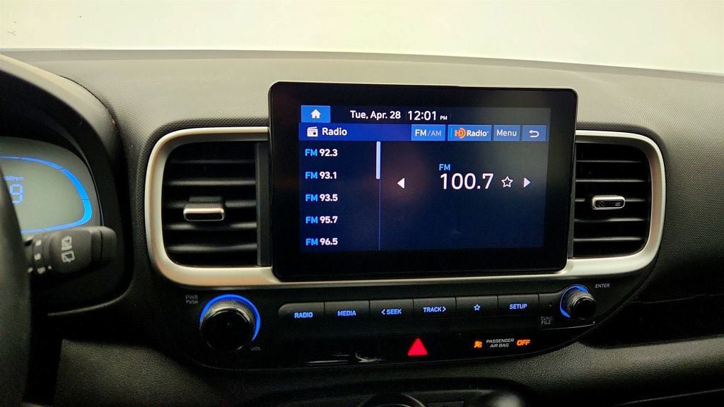 Used 2023 Hyundai Venue SEL FWD image 19