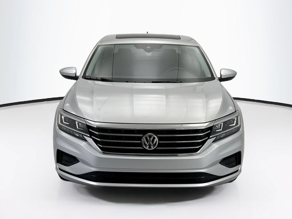 Used 2020 Volkswagen Passat 2.0T SEL FWD image 2