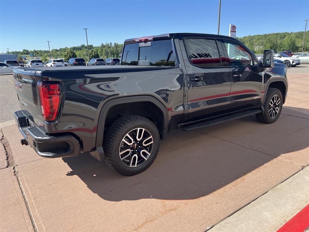 Used 2024 GMC Sierra 1500 AT4 w/ Technology Package AWD/4WD image 11