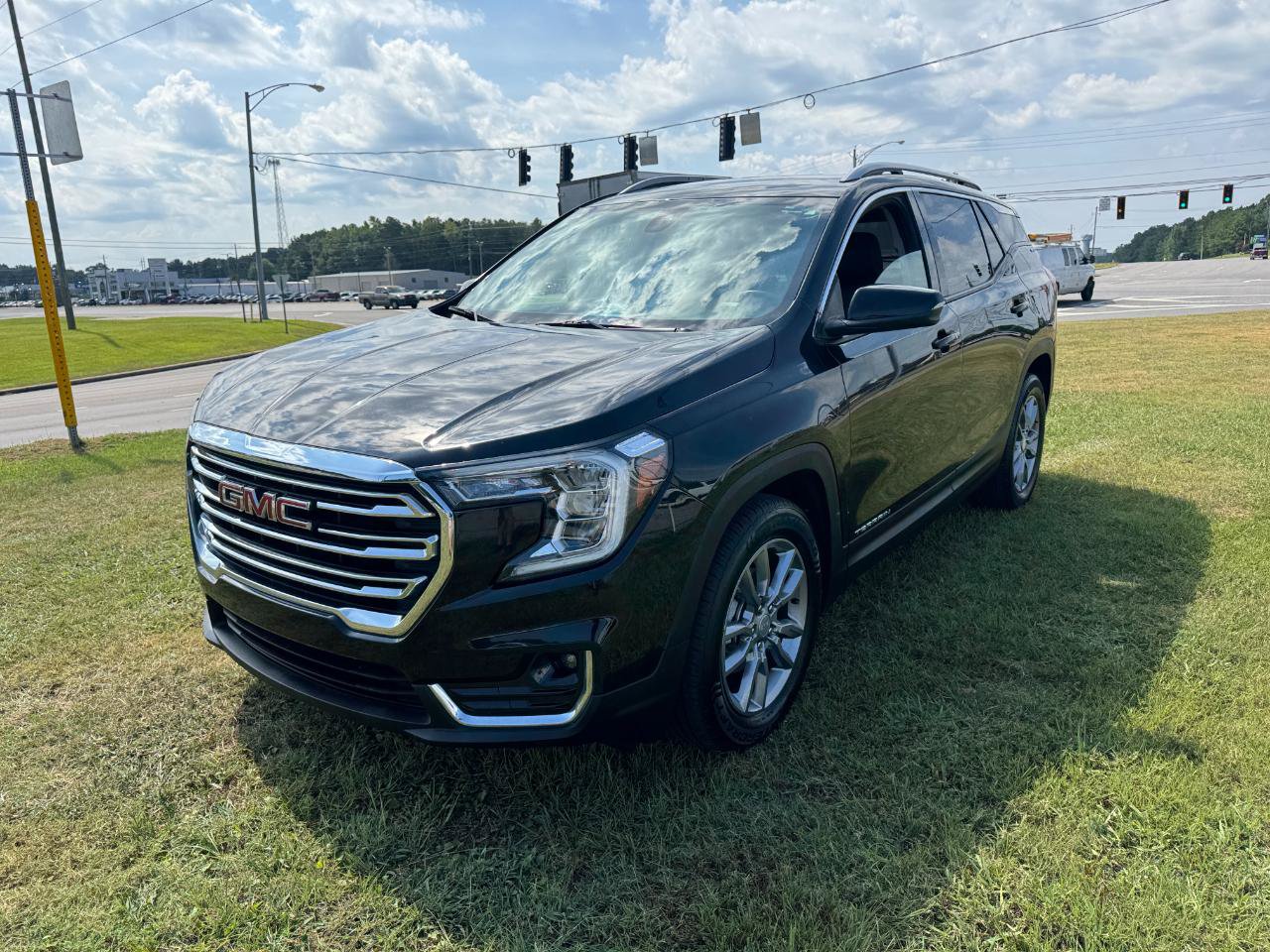 Used 2024 GMC Terrain SLT FWD image 5