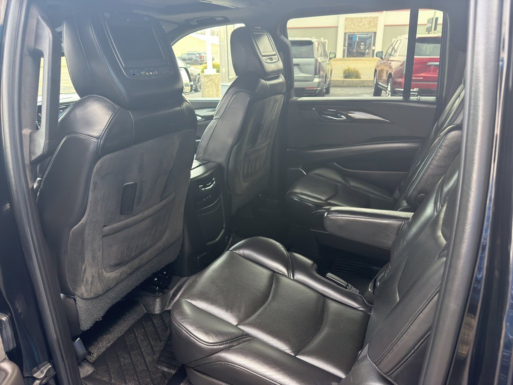 Used 2019 Cadillac Escalade ESV Platinum image 9