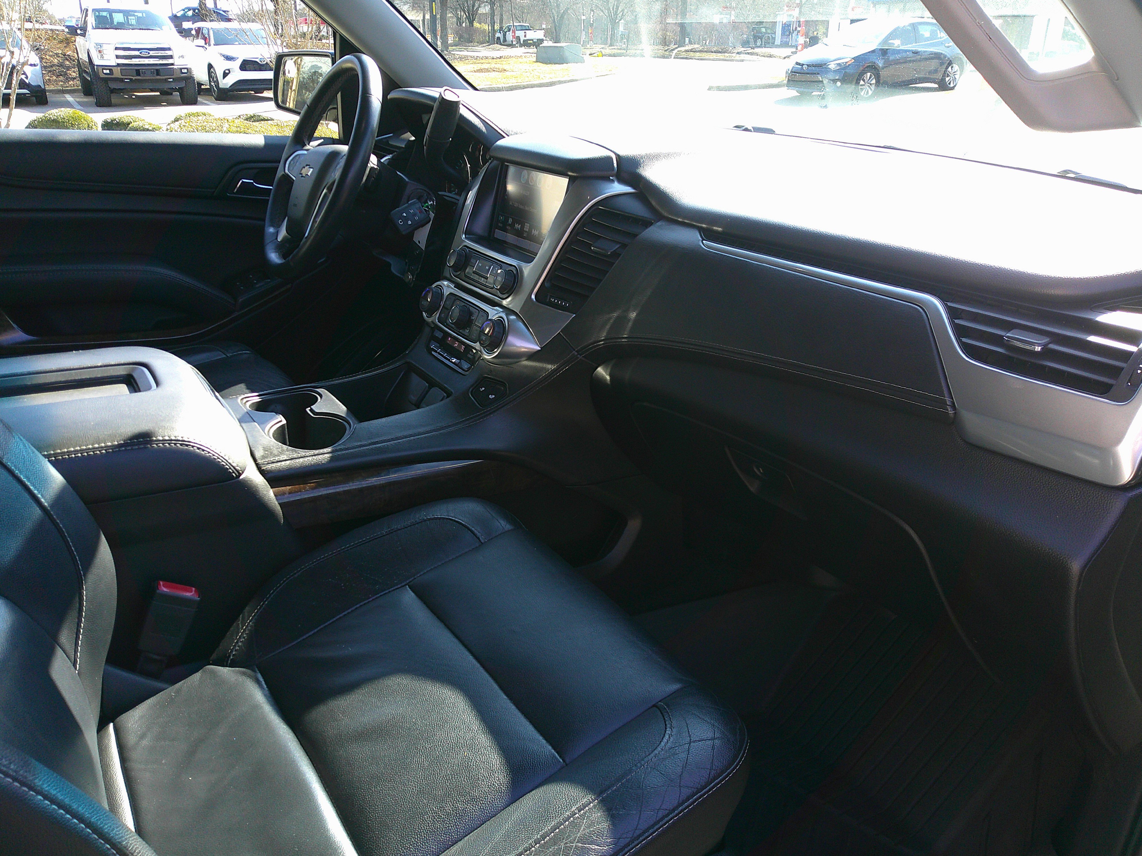 Used 2017 Chevrolet Suburban LT image 45