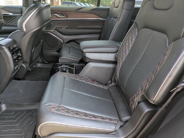 Used 2023 Jeep Grand Cherokee L Summit AWD/4WD image 26